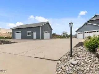 Beautiful Home on 2.5 Acres