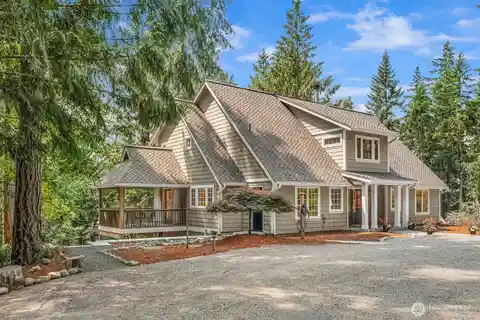 Stunning and Private Home on 5 Peaceful Acres