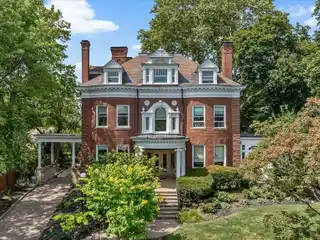 Distinguished City Estate