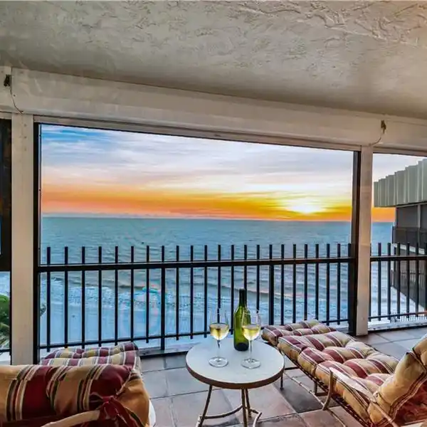 RARE PENTHOUSE IN THE IMPERIAL CLUB