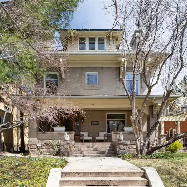 CLASSIC THREE-STORY DENVER SQUARE