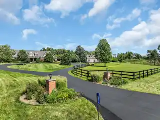 Elegant Country Living Near Silver Lake