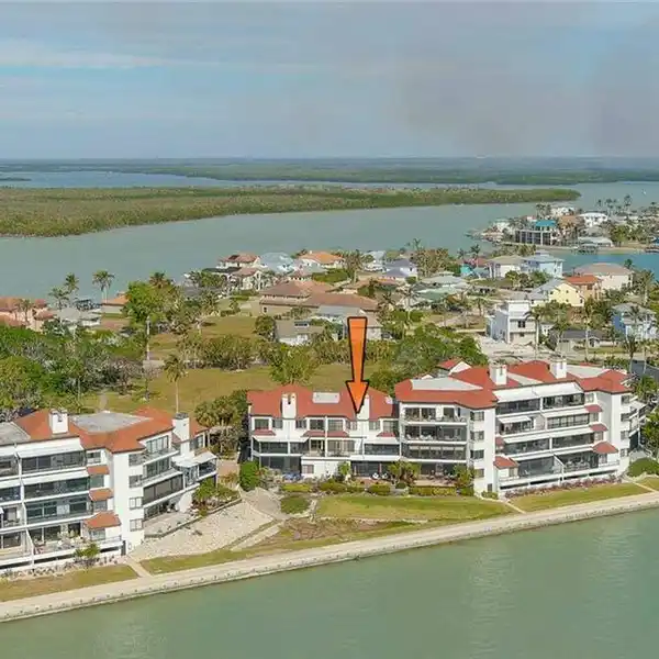 ONE-OF-A-KIND LA PENINSULA RESIDENCE