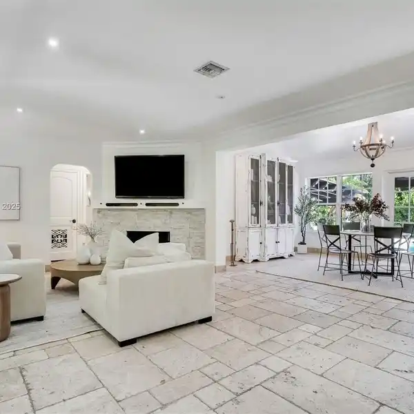 BEAUTIFULLY DESIGNED OASIS