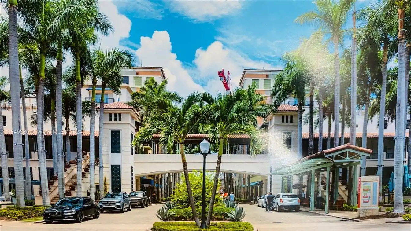 Luxury Apartment at the Avenue