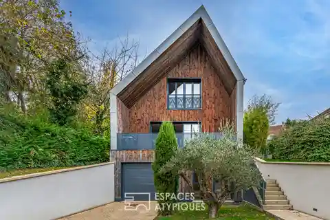 Superb Architect-Designed House with Undeniable Elegance