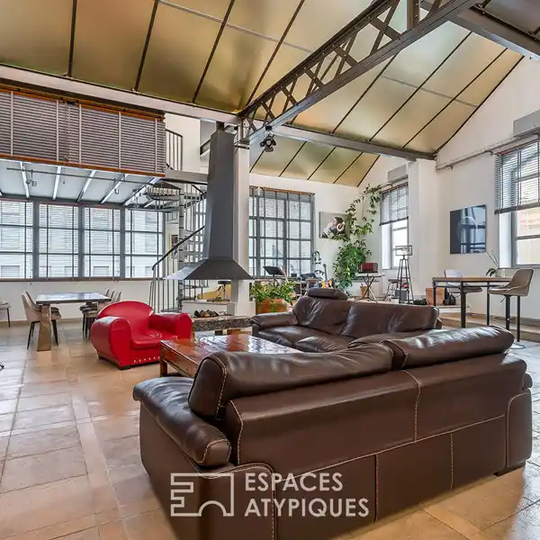 EXCEPTIONAL LOFT IN A SOUGHT-AFTER AREA