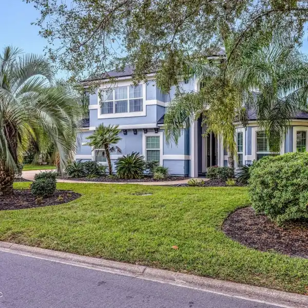 EXQUISITE HOME IN THE SOUTH HAMPTON GOLF & COUNTRY CLUB