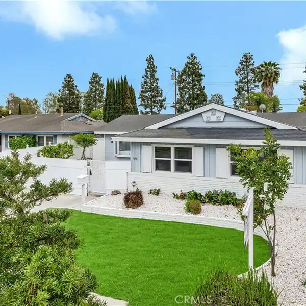BEAUTIFULLY UPGRADED SINGLE-STORY HOME WITH ACCESSORY UNIT