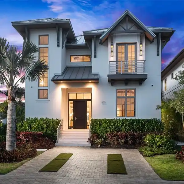 AMAZING NEW CONSTRUCTION IN OLD NAPLES