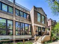 SPACIOUS LINCOLN PARK TOWNHOME