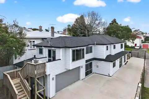 Nearly New Home in the Double Grammar Zone