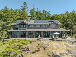 Distinction and Privacy with Breathtaking Views