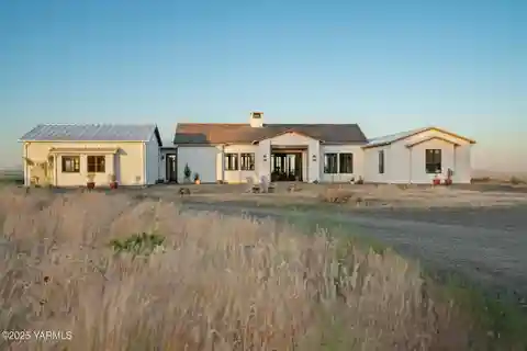 Luxurious Rural Living