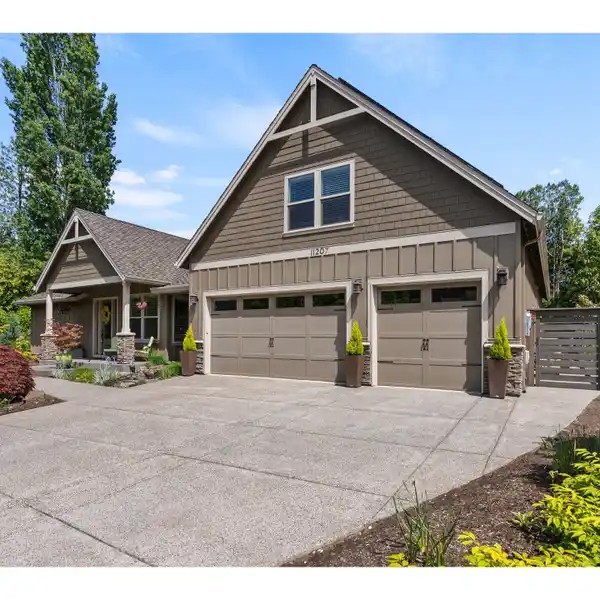 CUSTOM HOME IN A SMALL GATED NEIGHBORHOOD