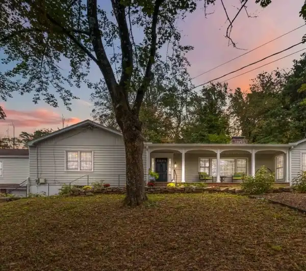 TURNKEY MORRIS TOWNSHIP HOME WITH PRIVATE YARD