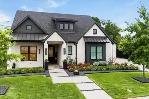 Sophisticated Single-story Estate