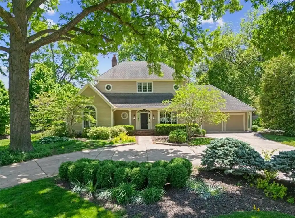 Exquisite Property on a Premier Golf Lot