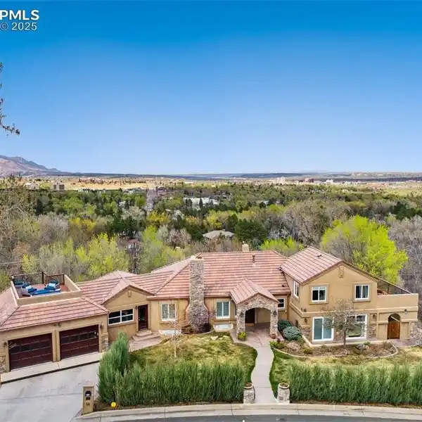 BEAUTIFULLY RENOVATED HOME IN OLD BROADMOOR