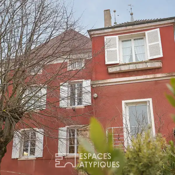 SPACIOUS FAMILY COMPOUND WITH STUNNING VIEWS