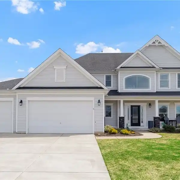 AMAZING COLONIAL HOME