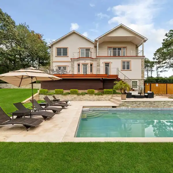 SPECIAL RENTAL HOME IN GREAT LOCATION