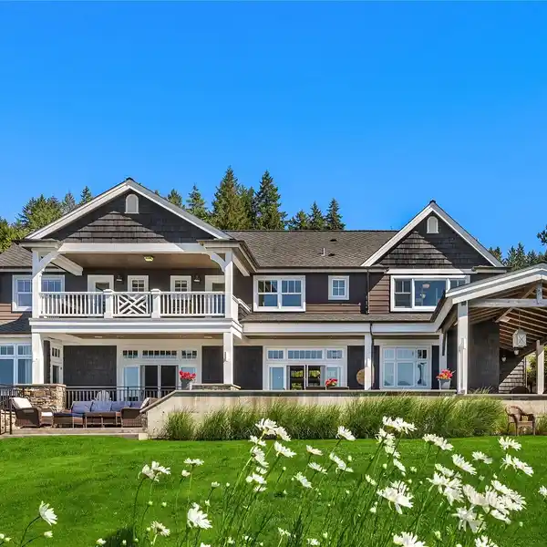 EXCEPTIONAL CUSTOM-BUILT HOME ON SEABECK