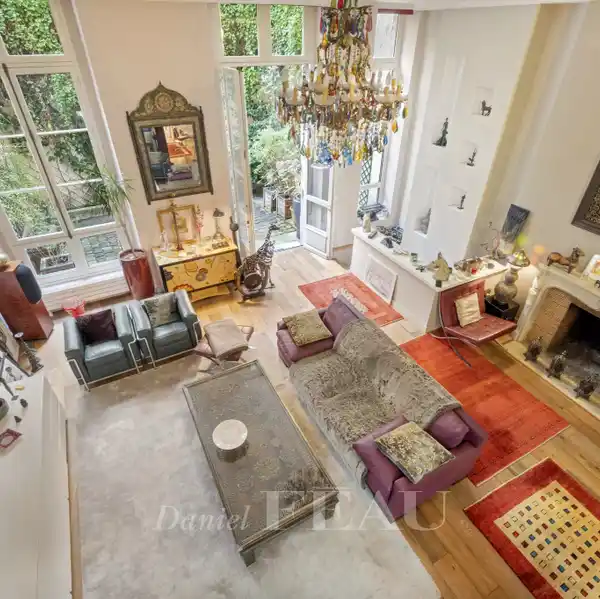 RARE HAVEN WITH PRIVATE GARDEN AND CHARM