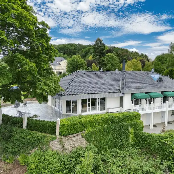 EXCEPTIONAL PRIVATE VILLA