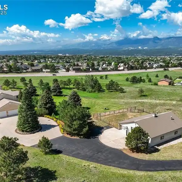 FIVE PRIVATE ACRES IN DESIRABLE KINGSWOOD