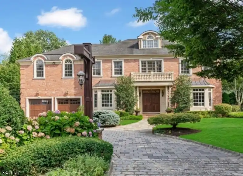 Custom Home with the Highest Level of Attention to Detail