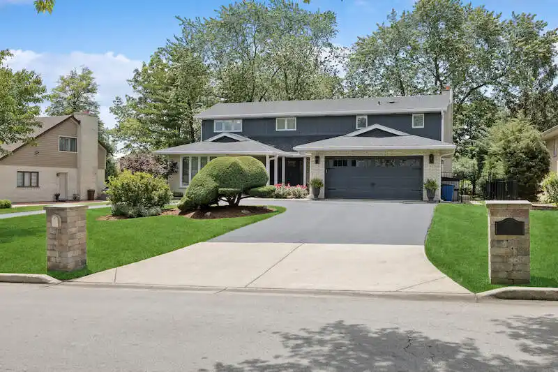 Completely Updated Move-in-ready Home in Oak Brook