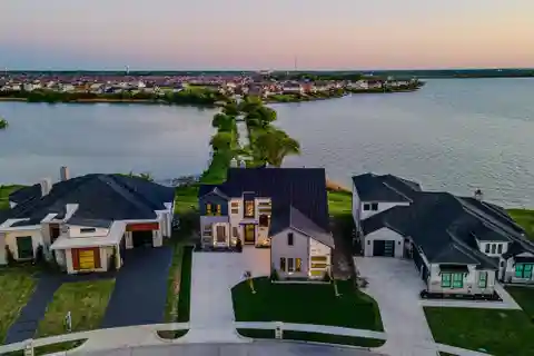 Modern Custom Lakefront Home