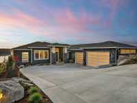 SOFISTICADA RESIDENCIA EN TACOMA CON INCREÍBLES VISTAS PANORÁMICAS