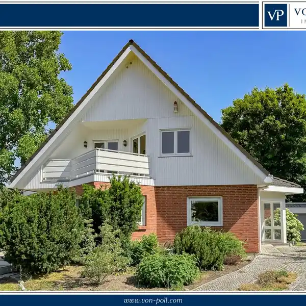 A WELL-KEPT DETACHED HOUSE WITH A LARGE PLOT AND UPSCALE FURNISHINGS