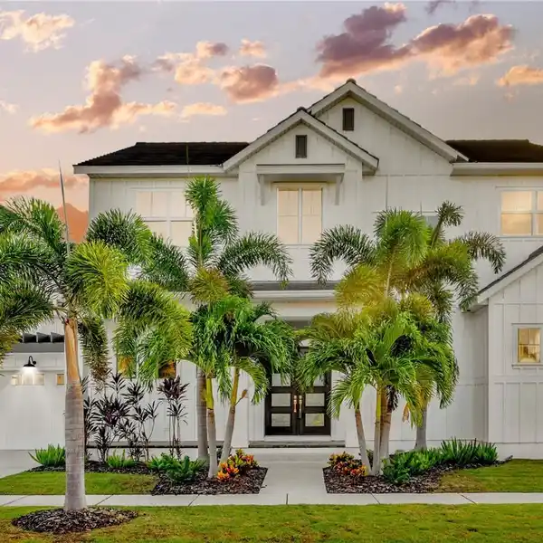WATERFRONT OASIS IN PRESTIGIOUS MIRABAY
