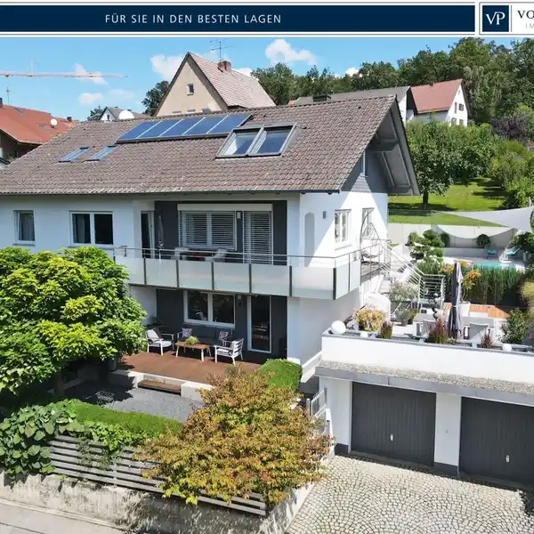 UNIQUE AND VERSATILE POOL HOME