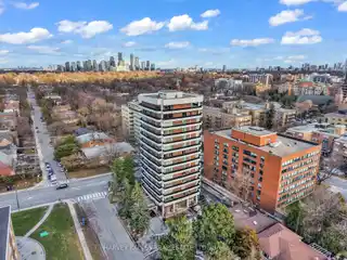 Warmth and Exclusivity on the Eight Floor in Boutique Building
