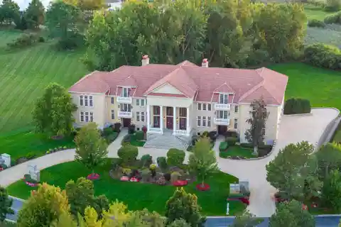 Create Your Masterpiece in Exclusive Magnolia Pointe