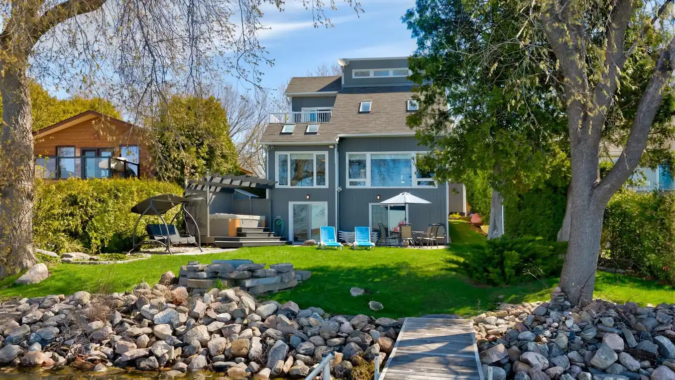 Stunning Lake Scugog Waterfront Home