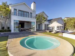 World-Class Elegance in the Heart of Val De Vie Estate