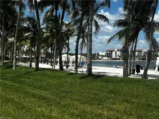 Luxurious Third-Floor Condo