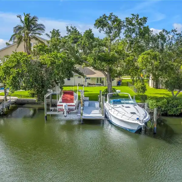 WATERFRONT LOT IN ARROWHEAD ESTATES