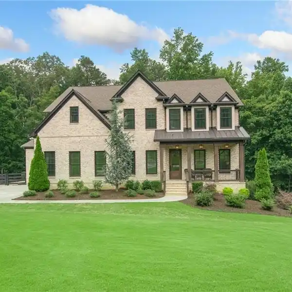 LUXURY AND PRIVACY ON 3.3 ACRES