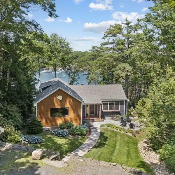 BEAUTIFULLY CRAFTED HOME ON SOUGHT-AFTER RUTHERFORD ISLAND