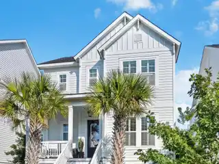 Exceptional Daniel Island Living