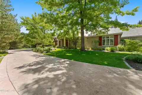 Incredible Five-acre Rancher
