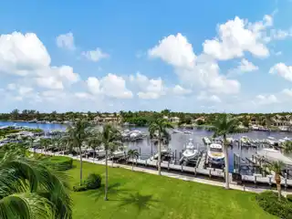 Penthouse Overlooking Bay Colony's Private Marina