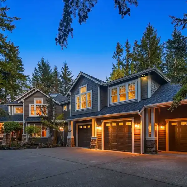 ELEGANT CRAFTSMAN HOME IN A SECLUDED SETTING