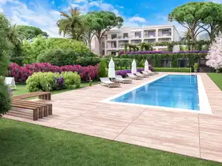 Luxury Apartment in Exclusive Building